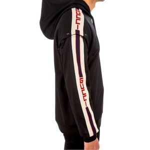 Gucci Men’s Hoodie with removable sleeves. Size XXL